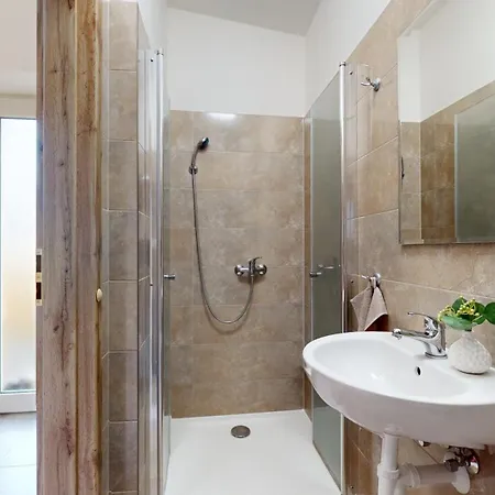 アパート Visnova *